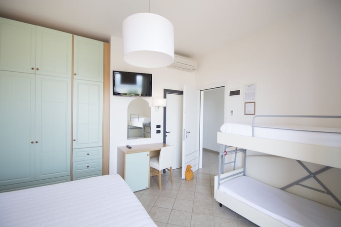 Imagen de la habitación del Hotel Palos. Foto 12