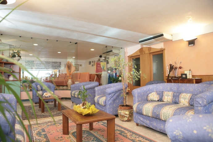 Imagen de los interiores del Hotel Palos. Foto 19