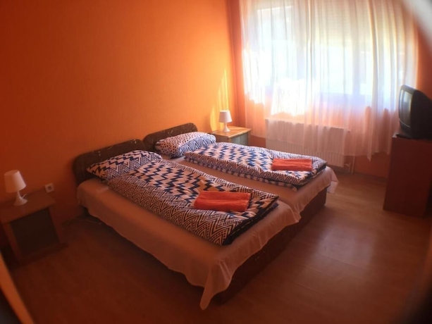 Imagen de la habitación del Hotel Palota Panzi&oacute;. Foto 15