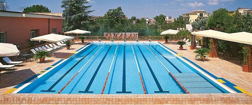 Imagen de la piscina del Hotel Pamaran. Foto 7
