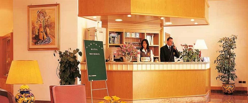 Imagen de los interiores del Hotel Pamaran. Foto 5