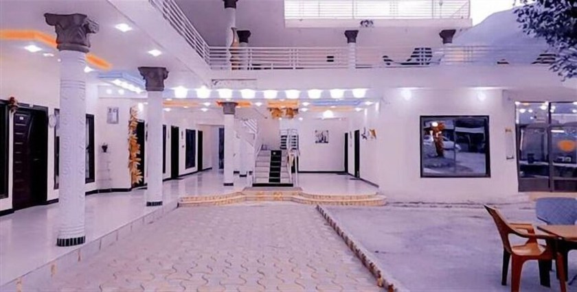 Imagen de los interiores del Hotel Pameer Continental and Restaurant. Foto 8