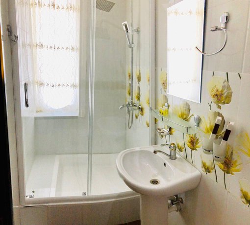Imagen de la habitación del Hotel Pamir. Foto 16