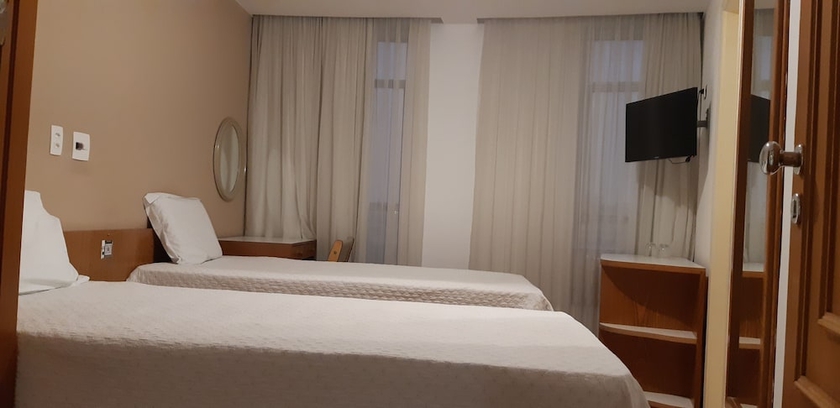Imagen de la habitación del Hotel Pampas Palace. Foto 7