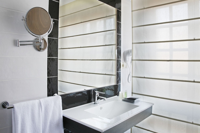 Imagen de la habitación del Hotel Pamplona Catedral. Foto 9