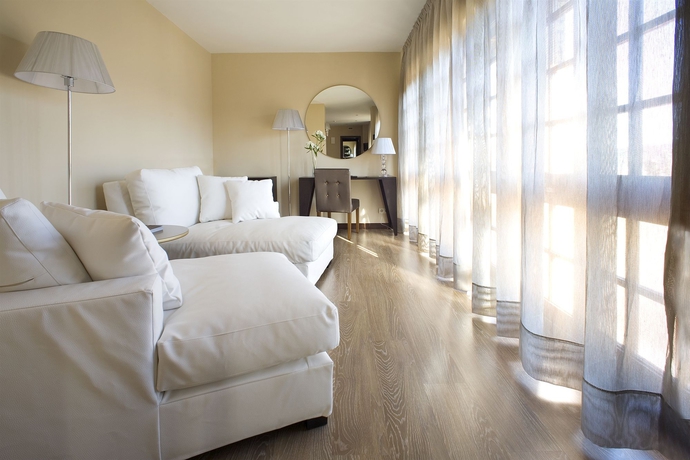 Imagen de la habitación del Hotel Pamplona Catedral. Foto 11