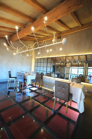 Imagen del bar/restaurante del Hotel Pamplona Catedral. Foto 5