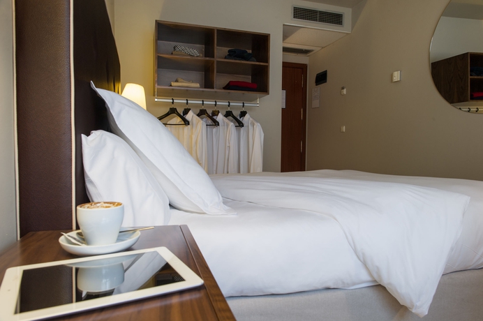 Imagen de la habitación del Hotel Pamplona Plaza. Foto 7