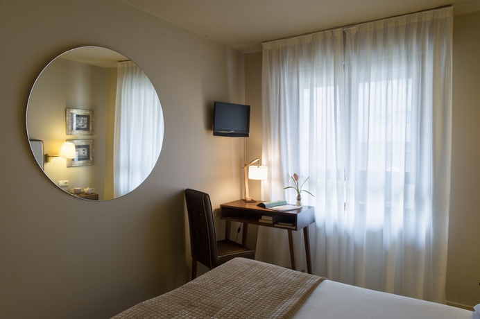 Imagen de la habitación del Hotel Pamplona Plaza. Foto 9