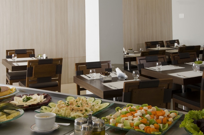 Imagen del bar/restaurante del Hotel Pampulha Lieu. Foto 4