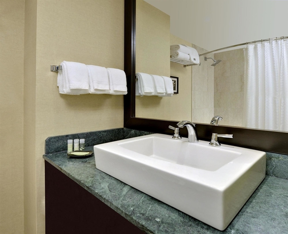 Imagen de la habitación del Hotel Pan Pacific Toronto. Foto 9