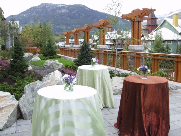 Imagen de los exteriores del Hotel Pan Pacific Whistler Village Centre. Foto 4
