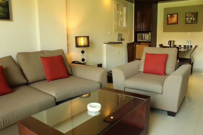 Imagen de la habitación del Hotel Panacea Suites. Foto 2
