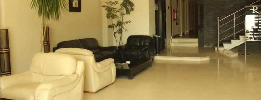Imagen de los interiores del Hotel Panacea Suites. Foto 16