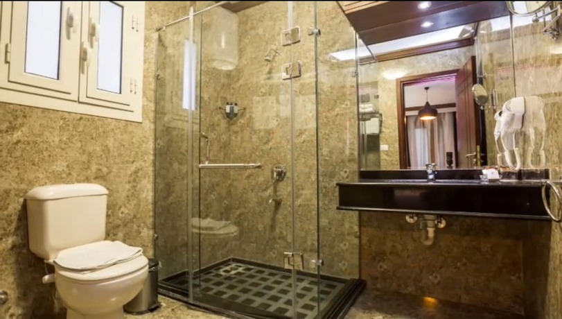 Imagen de la habitación del Hotel Panacea Suites. Foto 8