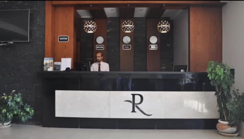Imagen de los interiores del Hotel Panacea Suites. Foto 17