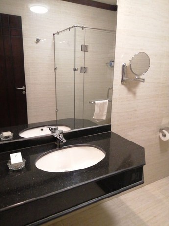 Imagen de la habitación del Hotel Panacea Suites. Foto 13