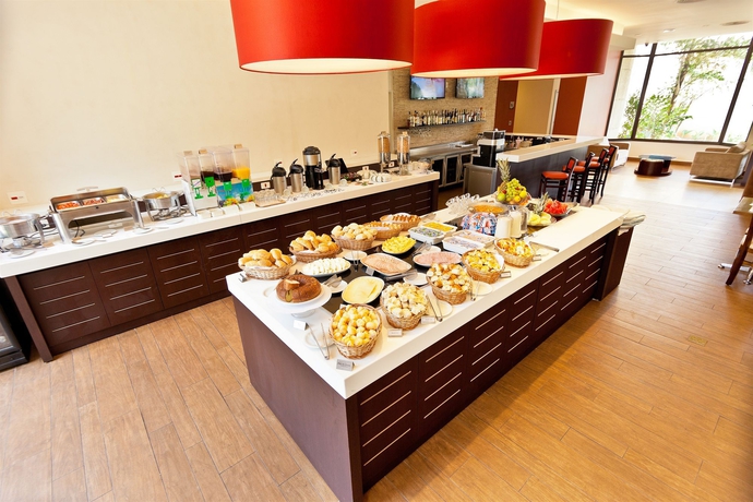 Imagen del bar/restaurante del Hotel Panamby Guarulhos. Foto 5