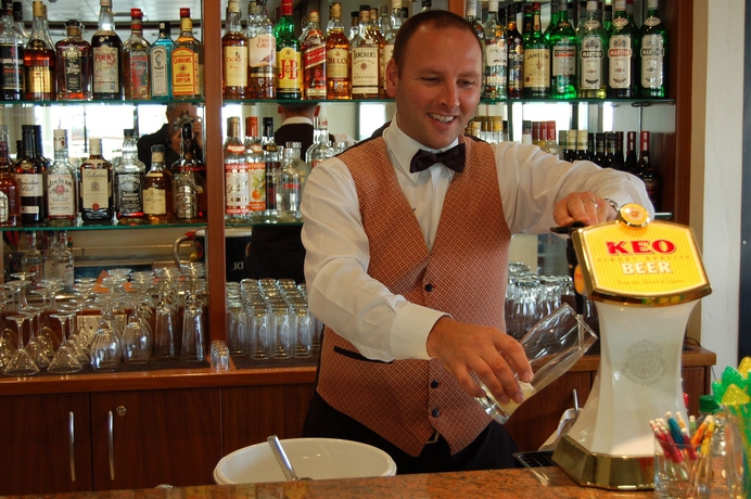 Imagen del bar/restaurante del Hotel Panareti Coral Bay. Foto 3