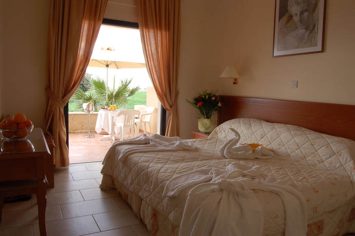 Imagen de la habitación del Hotel Panareti Coral Bay. Foto 6