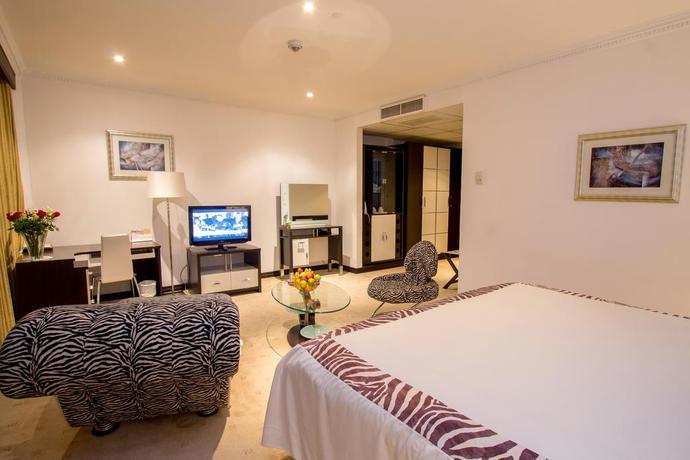 Imagen de la habitación del Hotel Panari. Foto 12