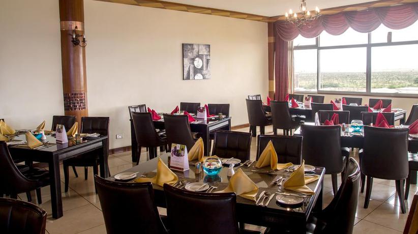 Imagen del bar/restaurante del Hotel Panari. Foto 6