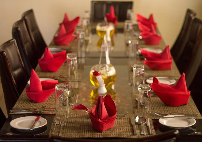 Imagen del bar/restaurante del Hotel Panari. Foto 7