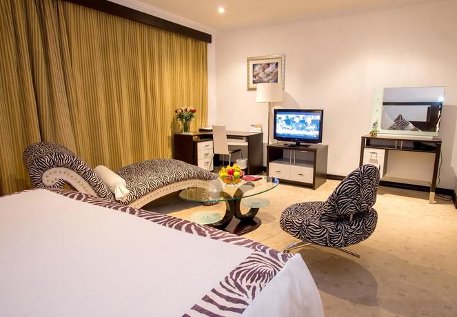 Imagen de la habitación del Hotel Panari. Foto 13