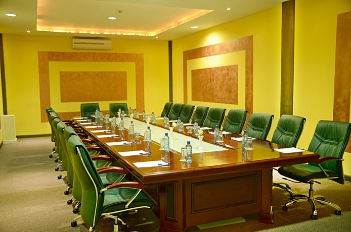 Imagen de los interiores del Hotel Panari. Foto 18