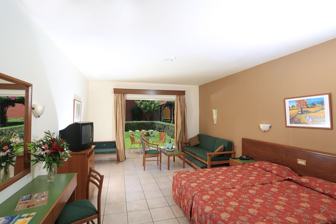 Imagen de la habitación del Hotel Panas Holiday Village. Foto 4