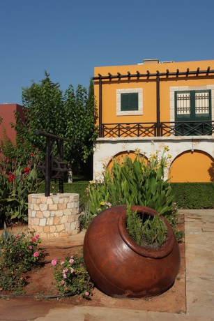 Imagen de los exteriores del Hotel Panas Holiday Village. Foto 9