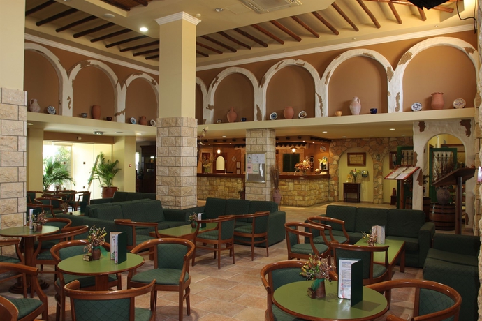 Imagen de los interiores del Hotel Panas Holiday Village. Foto 12