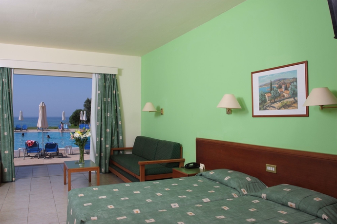 Imagen de la habitación del Hotel Panas Holiday Village. Foto 7