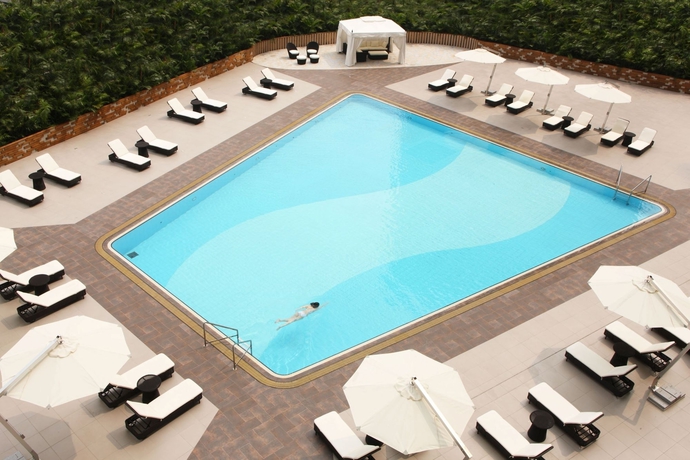 Imagen de la piscina del Hotel Panda, Tsuen Wan. Foto 16