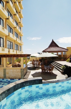 Imagen de la piscina del Hotel Pandanaran Semarang. Foto 15