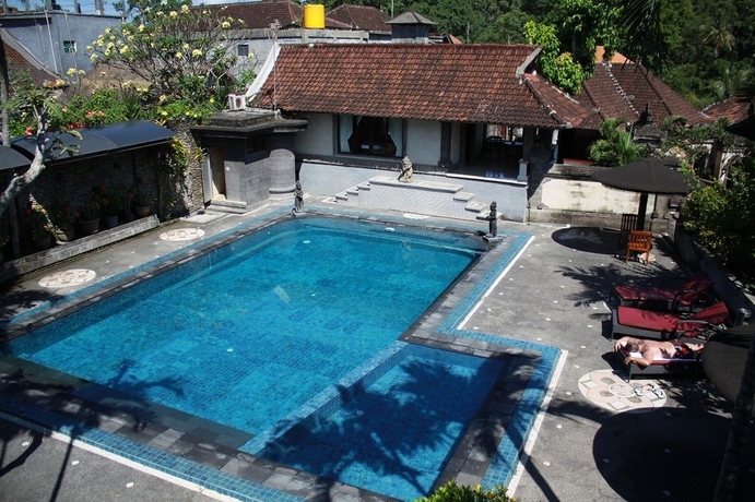 Imagen de la piscina del Hotel Pande Permai Bungalows. Foto 12