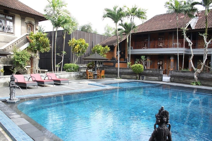 Imagen de la piscina del Hotel Pande Permai Bungalows. Foto 13
