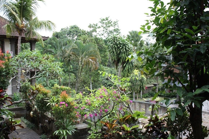 Imagen de los exteriores del Hotel Pande Permai Bungalows. Foto 10