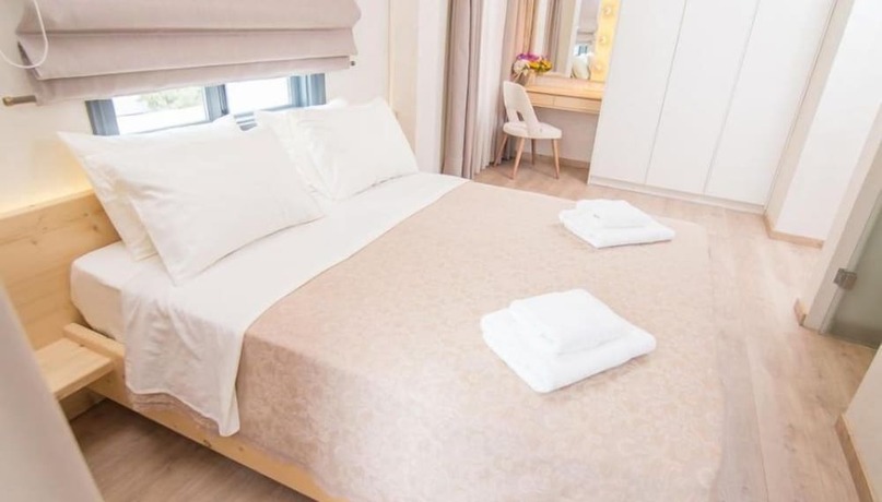 Imagen de la habitación del Hotel Panellinion Luxury Rooms. Foto 11