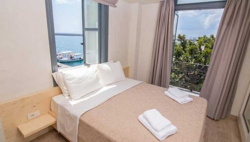 Imagen de la habitación del Hotel Panellinion Luxury Rooms. Foto 13