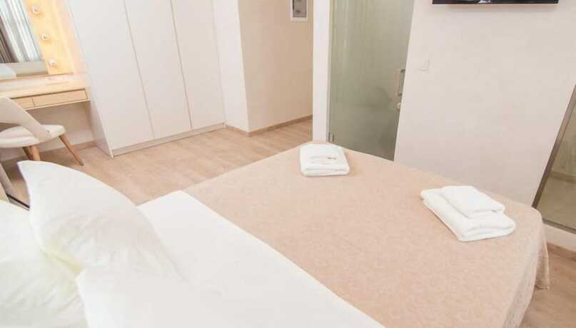 Imagen de la habitación del Hotel Panellinion Luxury Rooms. Foto 14