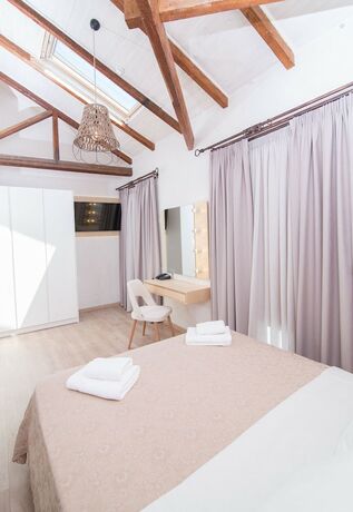 Imagen general del Hotel Panellinion Luxury Rooms. Foto 5