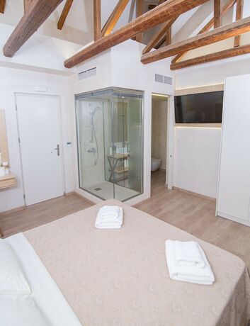 Imagen general del Hotel Panellinion Luxury Rooms. Foto 6