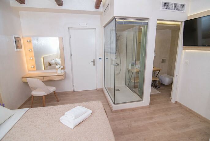 Imagen general del Hotel Panellinion Luxury Rooms. Foto 7