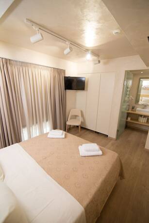 Imagen general del Hotel Panellinion Luxury Rooms. Foto 10
