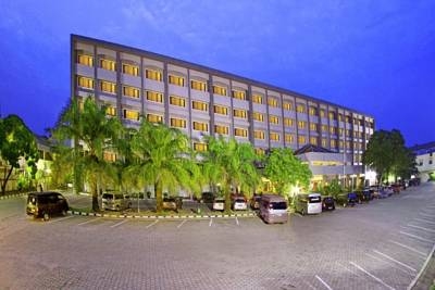 Imagen general del Hotel Pangeran Beach. Foto 1