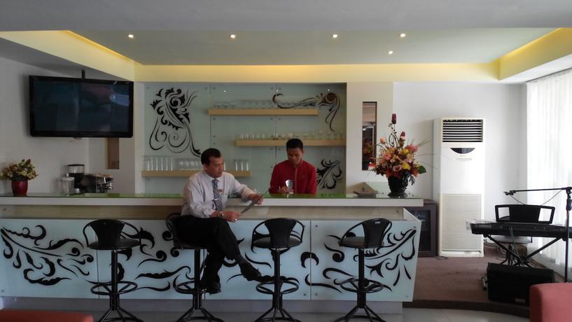 Imagen del bar/restaurante del Hotel Pangeran City. Foto 3
