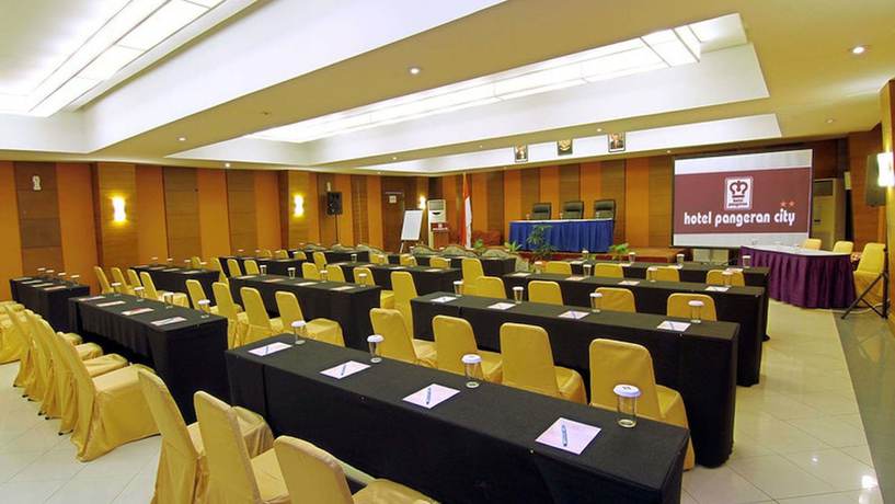 Imagen de los interiores del Hotel Pangeran City. Foto 16