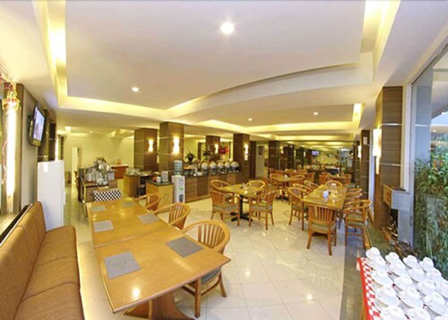Imagen del bar/restaurante del Hotel Pangeran City. Foto 4