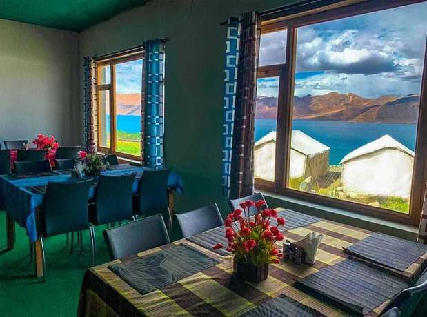 Imagen del bar/restaurante del Hotel Pangong Heritage Resort. Foto 6